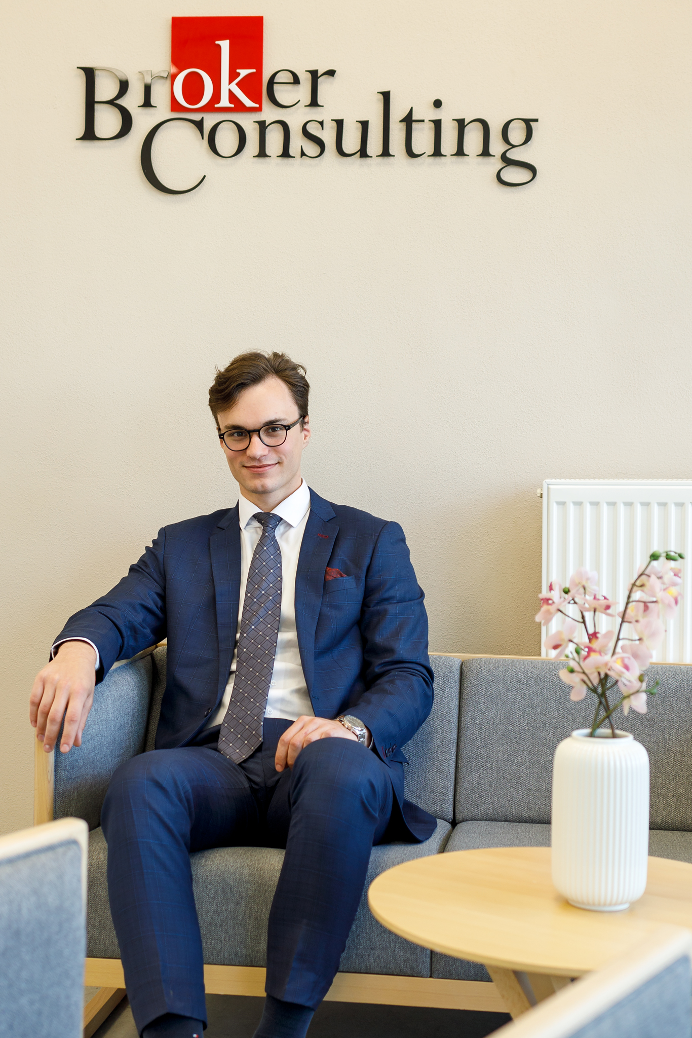Jeroným Škaloud v kanceláři Broker Consulting